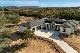 6425 Ranch Rd 962 E in Round Mountain, TX - Building Photo