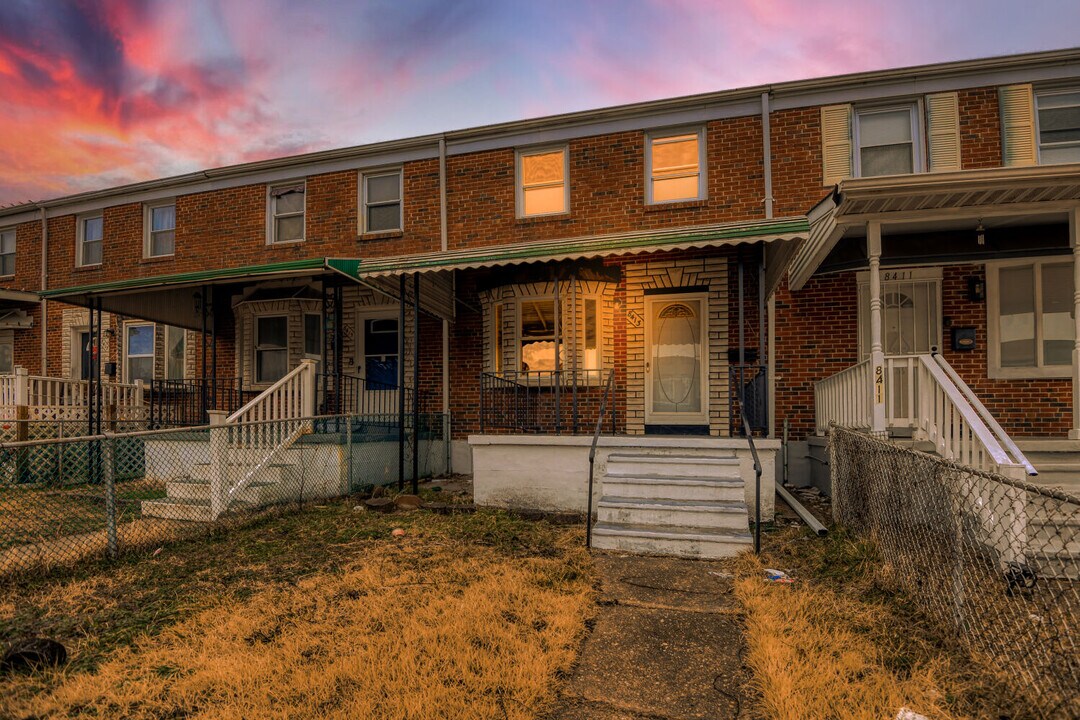 8413 Kavanagh Rd in Dundalk, MD - Building Photo