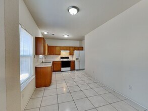 8609 Fountainview Terrace in Hurst, TX - Building Photo - Building Photo