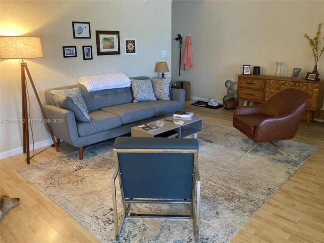 2361 NW 33rd St in Oakland Park, FL - Building Photo - Building Photo