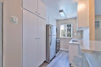 Building Photo - Summer View Apartments in Los Angeles, California