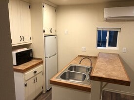 23942 Scenic Dr in Crestline, CA - Building Photo