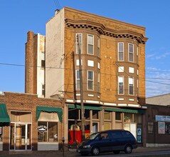 2411 Gilbert Ave in Cincinnati, OH - Building Photo - Building Photo