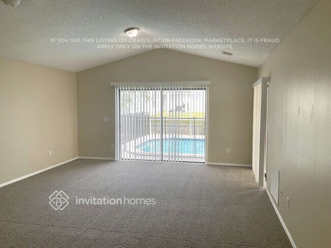 611 Moss Park Ct in Kissimmee, FL - Foto de edificio - Building Photo