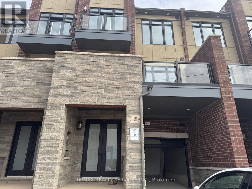3299 Taha Gdns in Oakville, ON - Building Photo