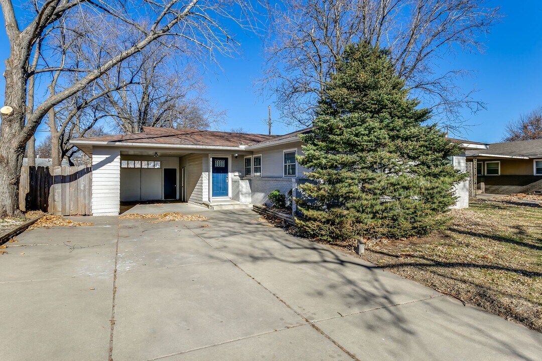 1310 W 30th St in Wichita, KS - Building Photo