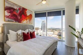 1697 Sage Rd in Houston, TX - Building Photo - Building Photo