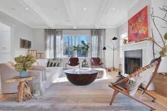 201 Roses Grove Rd in Water Mill, NY - Foto de edificio - Building Photo