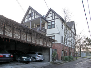 216 E Roanoke St in Seattle, WA - Foto de edificio - Building Photo