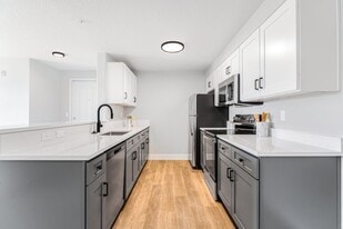 Sofi at Cedar Mill in Portland, OR - Building Photo