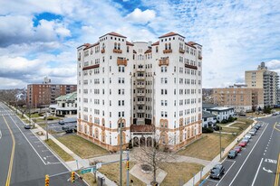 Santander Condominiums in Asbury Park, NJ - Building Photo