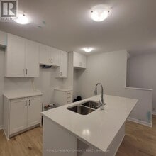 807 Arcadian Private in Ottawa, ON - Building Photo - Building Photo