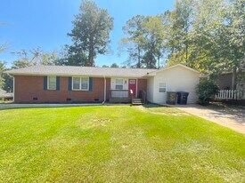 1421 Wapoo Dr in North Augusta, SC - Building Photo