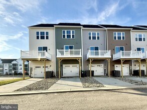 9366 Tanfield Dr in Fredericksburg, VA - Building Photo - Building Photo