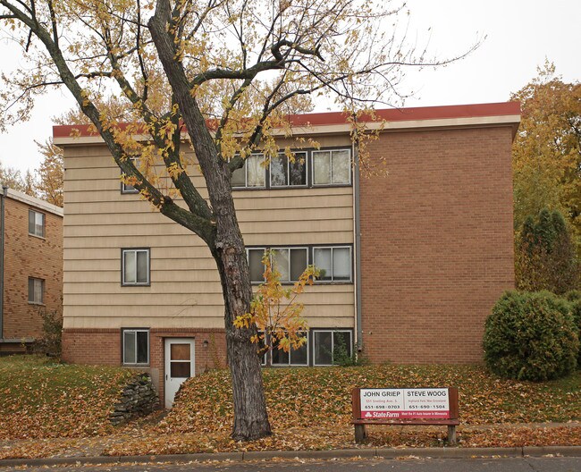 1298 Edgcumbe Rd in St. Paul, MN - Building Photo - Building Photo