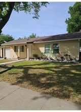 115 E Emerson Ave in Tracy, CA - Building Photo - Building Photo