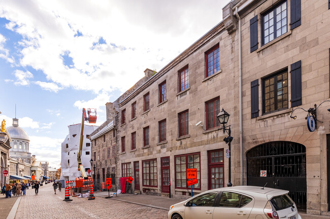 405-417 De Bonsecours Rue in Montréal, QC - Building Photo - Building Photo