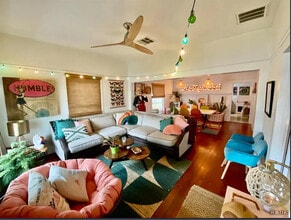 1725 Maple Ave in Bakersfield, CA - Foto de edificio - Building Photo