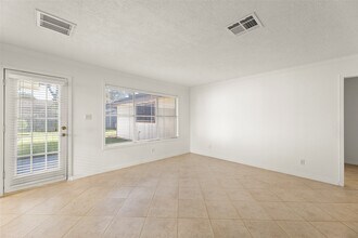 15751 Fern Basin Dr in Houston, TX - Building Photo - Building Photo