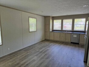 613 Polk St in De Soto, IA - Building Photo - Building Photo