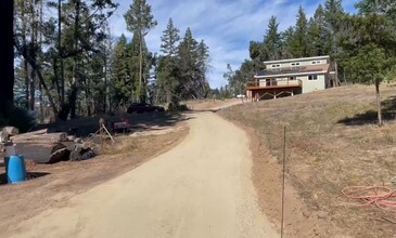 411 Midway Ranch Rd in Boulder Creek, CA - Building Photo - Building Photo