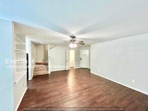 320 Ezekial Ave in Dallas, TX - Building Photo - Building Photo