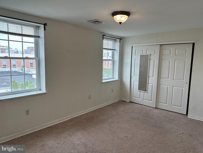 927 N 6th St, Unit 3 in Philadelphia, PA - Building Photo - Building Photo