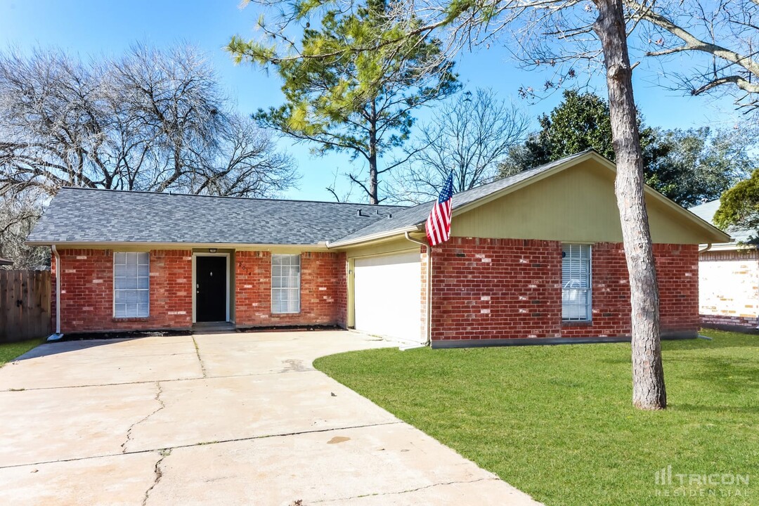 2014 Briar Ridge Dr in Rosenberg, TX - Building Photo