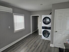 22 N Broad St in Middletown, DE - Building Photo