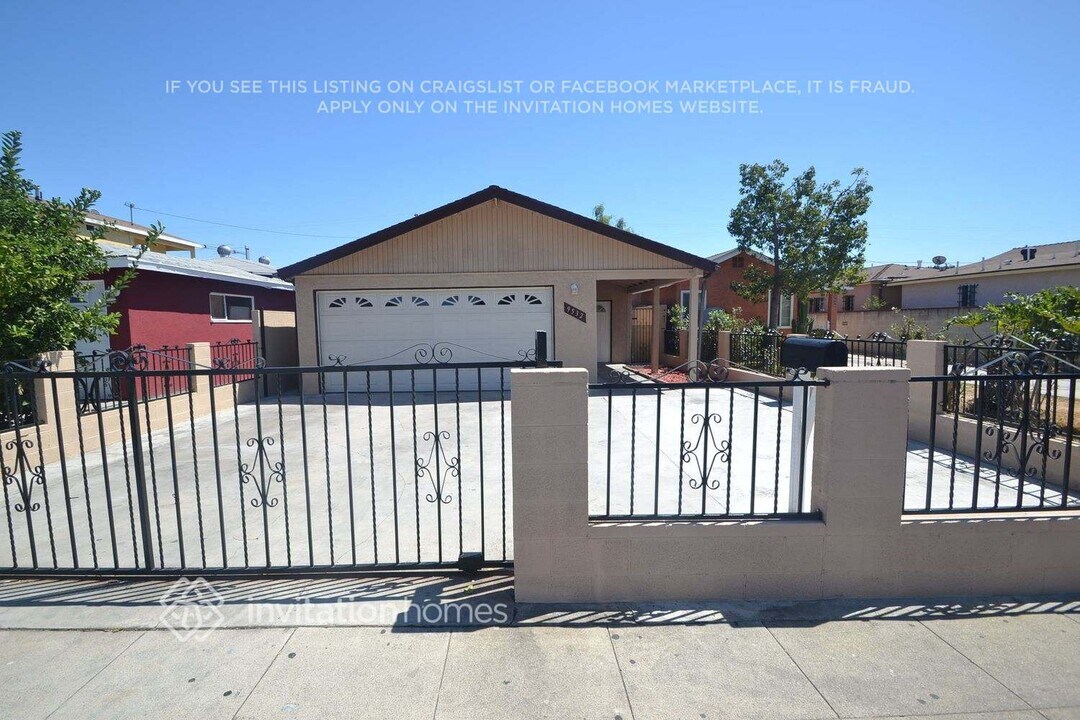 9532 San Miguel Ave in South Gate, CA - Building Photo