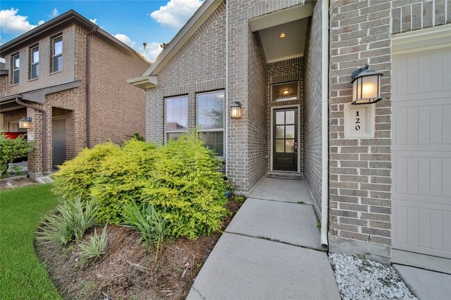 property at 120 Buckeye Dr