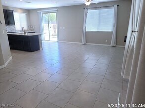 12212 Loggeta Way in Las Vegas, NV - Building Photo - Building Photo