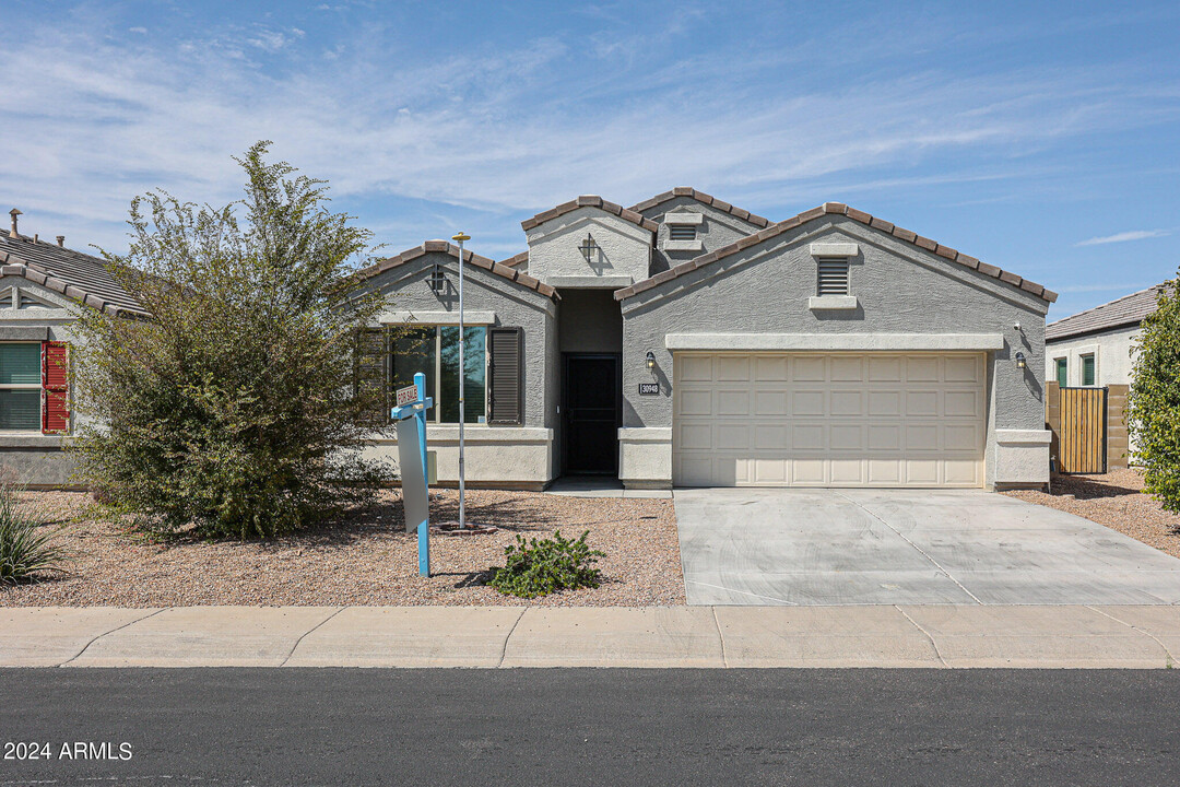 30948 W Columbus Ave in Buckeye, AZ - Building Photo