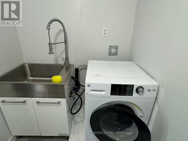 27 Valley Trl in East Gwillimbury, ON - Building Photo - Building Photo