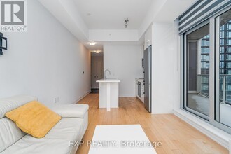 805-805 Carling Ave in Ottawa, ON - Building Photo - Building Photo