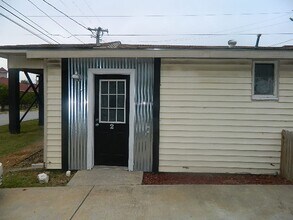 700 S College Dr-Unit -COLLE700-2-1 in Fayetteville, AR - Building Photo - Building Photo