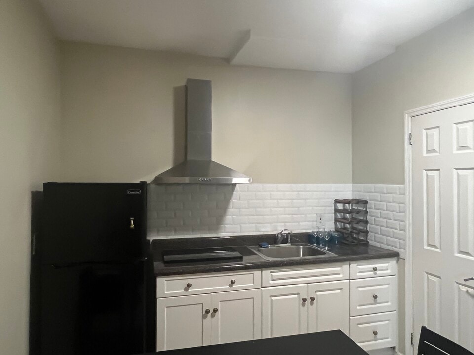114 Kearny Ave, Unit Unit One in Kearny, NJ - Building Photo