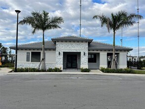 20433 NW 4th Ave in Miami, FL - Building Photo - Building Photo