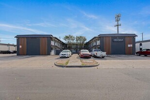 7929 Gault St in Austin, TX - Building Photo