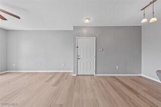 23680 Walden Center Dr in Bonita Springs, FL - Building Photo - Building Photo