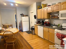 1661 Commonwealth Ave, Unit 2 in Boston, MA - Building Photo - Building Photo