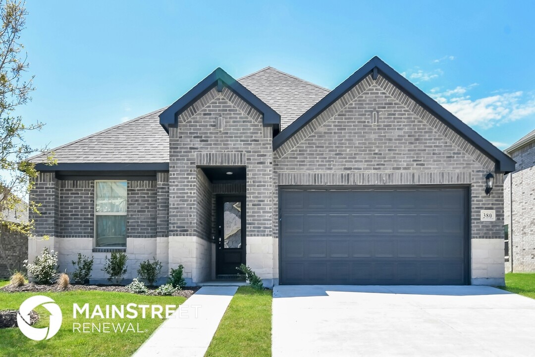 380 Mohan Dr in Royse City, TX - Foto de edificio