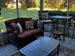 2 Crescent Ct in Mary Esther, FL - Building Photo - Building Photo