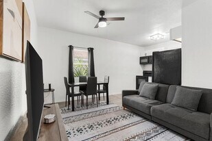 2213 E 18th Ave in Tampa, FL - Building Photo