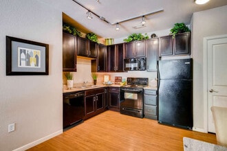 5151 in Littleton, CO - Foto de edificio - Building Photo