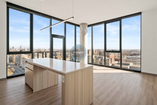 property at 533 S Damen Ave