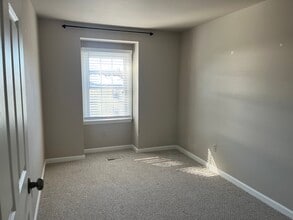 19 Burnsway Ct in Nottingham, MD - Building Photo - Building Photo