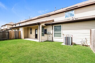 12310 Maura Lane in Houston, TX - Building Photo - Building Photo