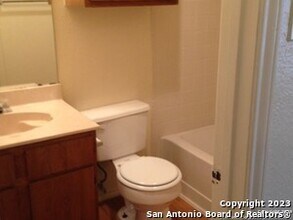 14528 Waddesdon Bluff in San Antonio, TX - Building Photo - Building Photo