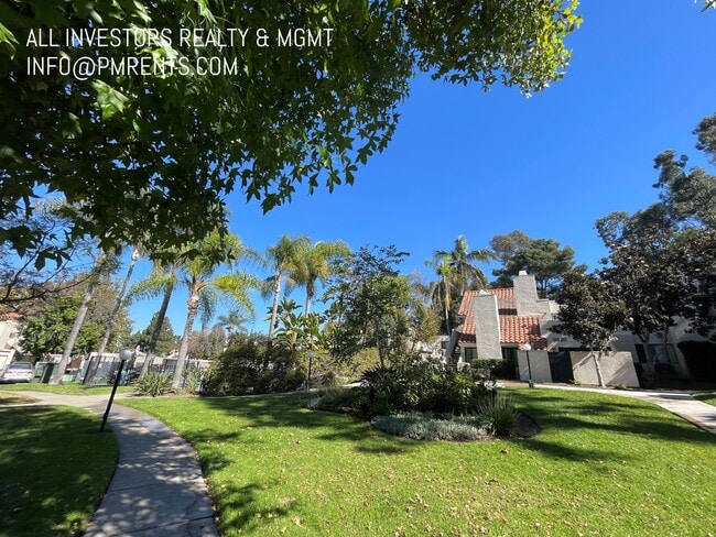 313 N Melrose Dr in Vista, CA - Building Photo - Building Photo